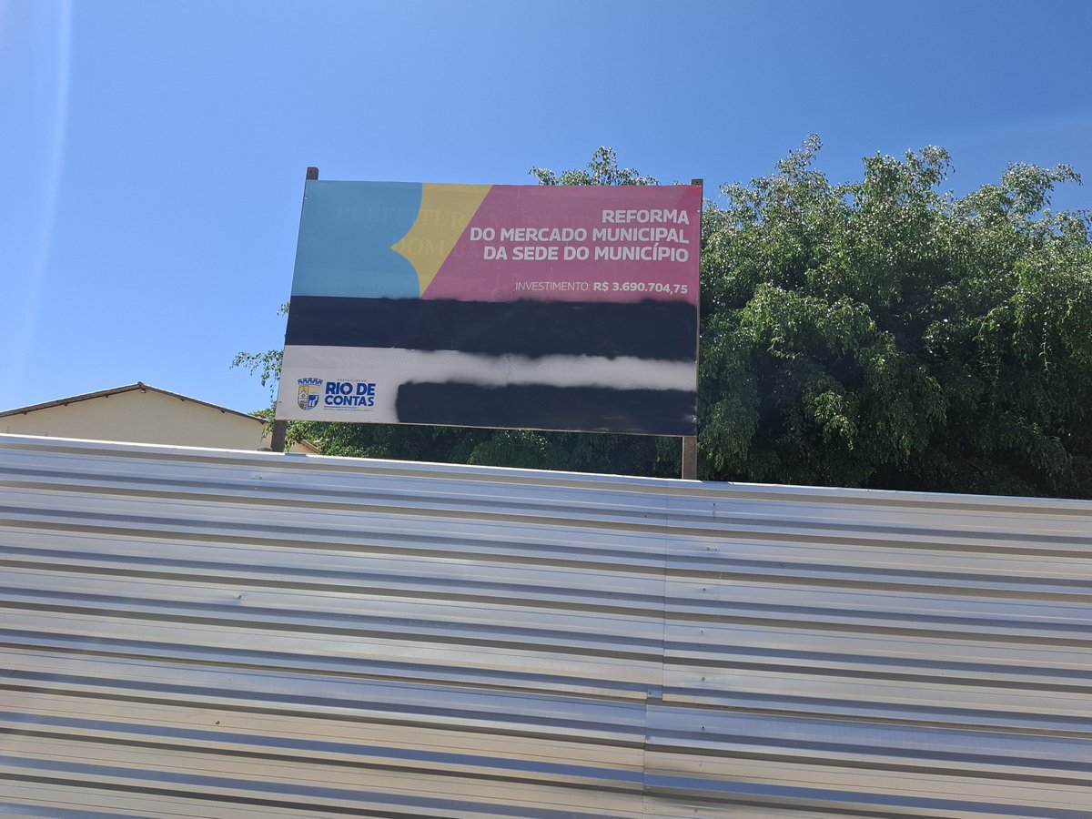 RamalhoJaime's tweet photo. Na Bahia milhares de obras paradas. Essas duas em Rio Contas viraram fantasmas de Wagner, Rui Costa e Jero (nome usado para reduzir o desgaste eleitoral). https://t.co/G12wJsJika