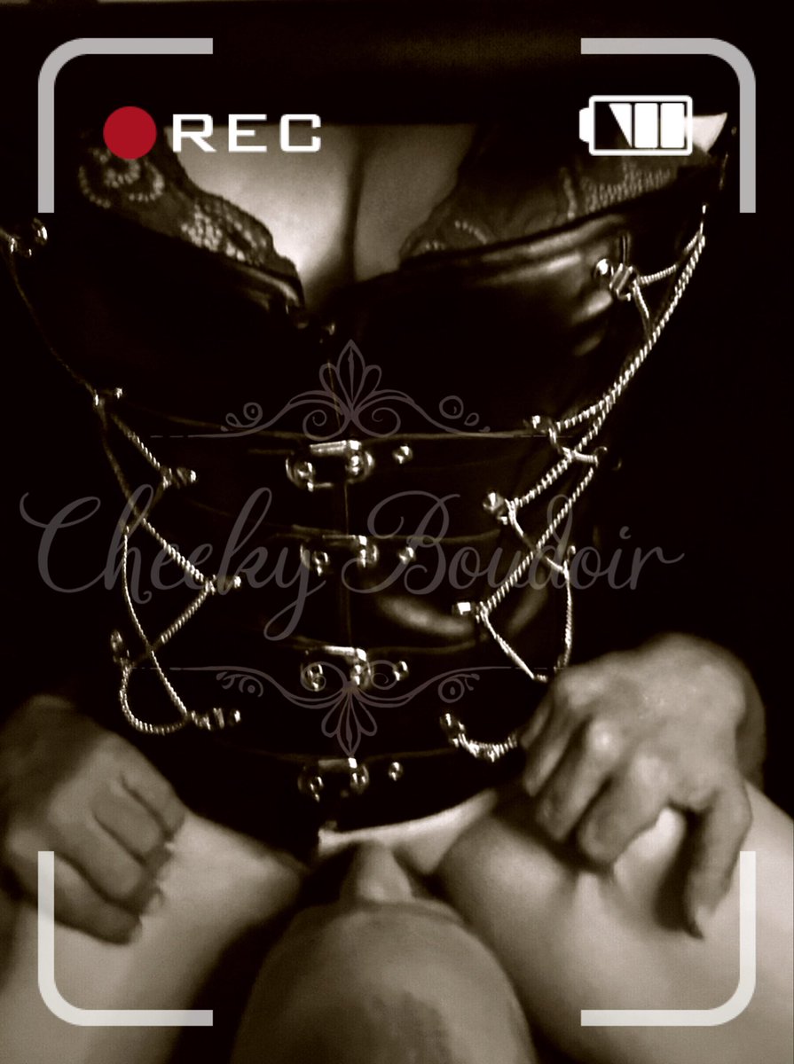 CheekyBoudior's tweet photo. Every woman needs a man who helps her explore her deepest fantasies https://t.co/Fn7uoGGTGk