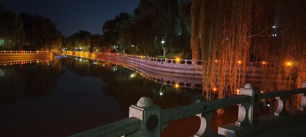 ppcatx's tweet photo. It’s lovely to take a quiet smoke whilst strolling alone by the river in the evening. https://t.co/J00KADVdQ2