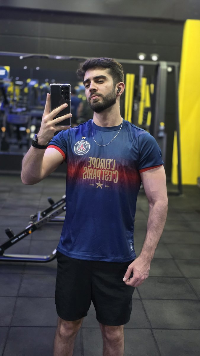rblalisson's tweet photo. Me deixar feliz é ganhar camisa de time https://t.co/DMggkEgLuL