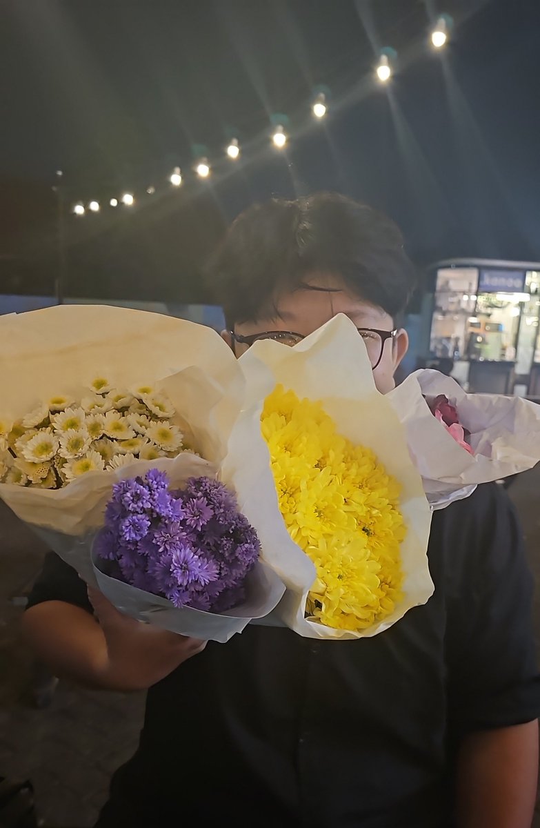 kommiession's tweet photo. Before and after hihihi🥰
Aku dibikinin flower ring sama ayanggg🥰✨️🧚‍♀️ https://t.co/OkZAXoTVuL
