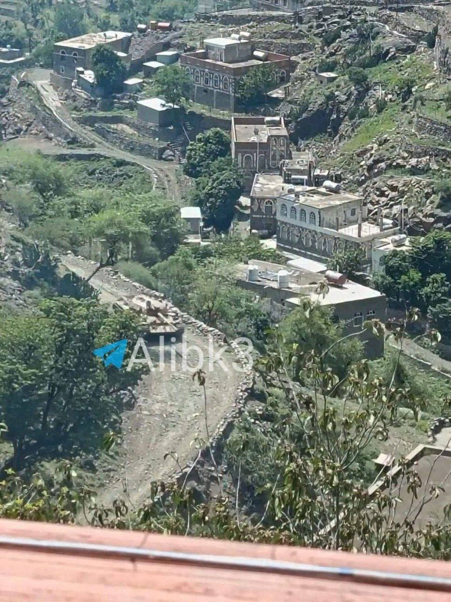 MEmed771's tweet photo. Yemen Taiz cephesi 🤲 https://t.co/JFLW2Vew47