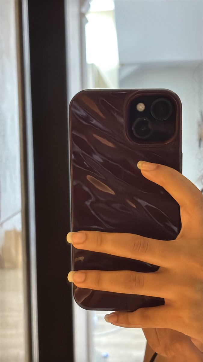 4maytth's tweet photo. @fotmaynt omg same hair and now the same phone case too 😭 https://t.co/B2Vf7iyUWe