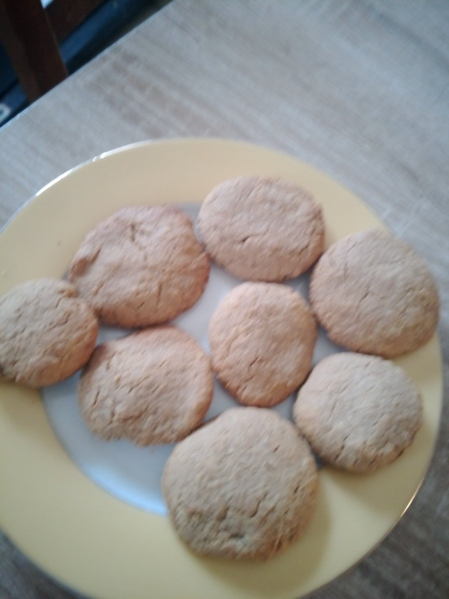 StphanieGRae's tweet photo. Petits desserts fait maison https://t.co/CitbJS3RRk