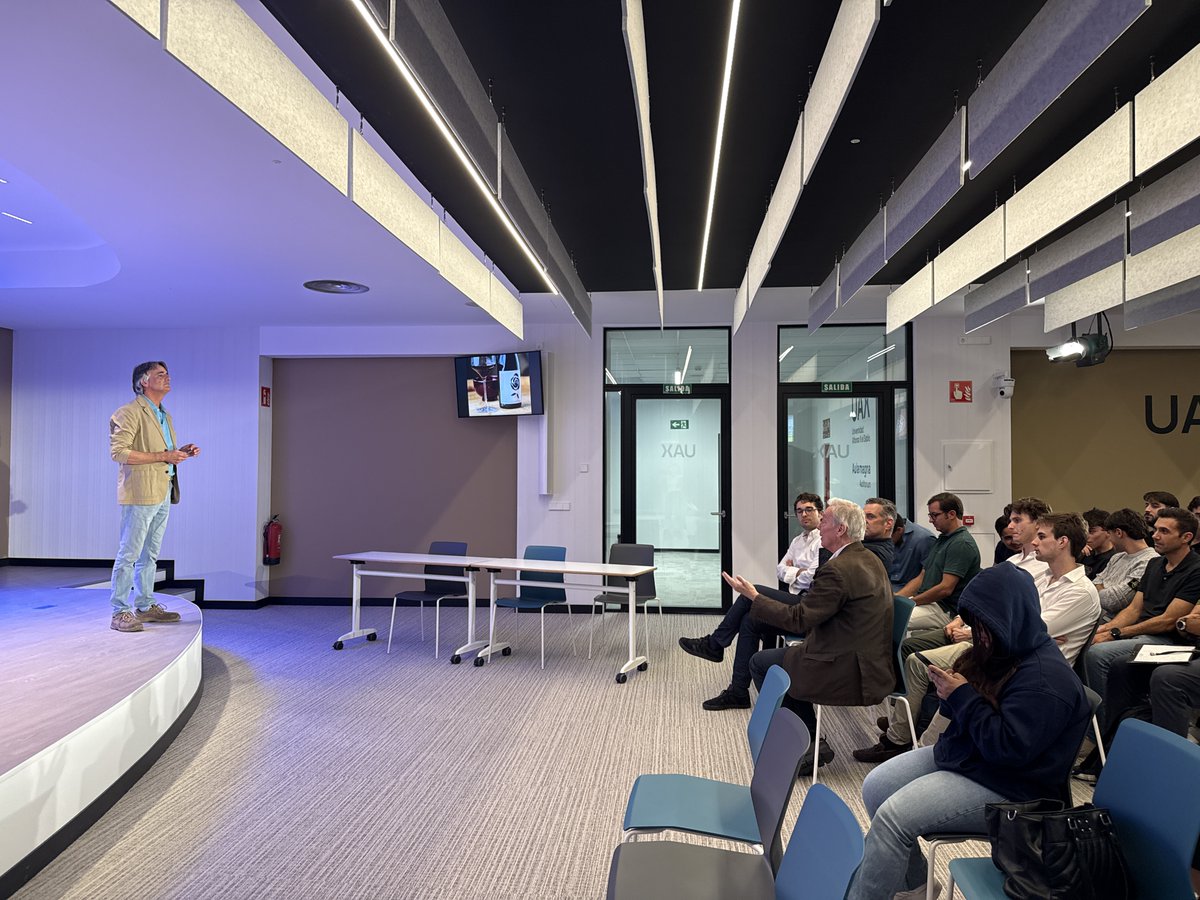 uaxuniversidad's tweet photo. 🍷🍇 ¡Arrancamos un nuevo reto real!
Alumnos de Arquitectura e Ingeniería en Diseño Industrial trabajan en la recuperación de una bodega afectada por un incendio este verano.
💡 Diseño, innovación y creatividad para transformar un reto en oportunidades.
#KickOff #RetoReal https://t.co/y0ALD8460z