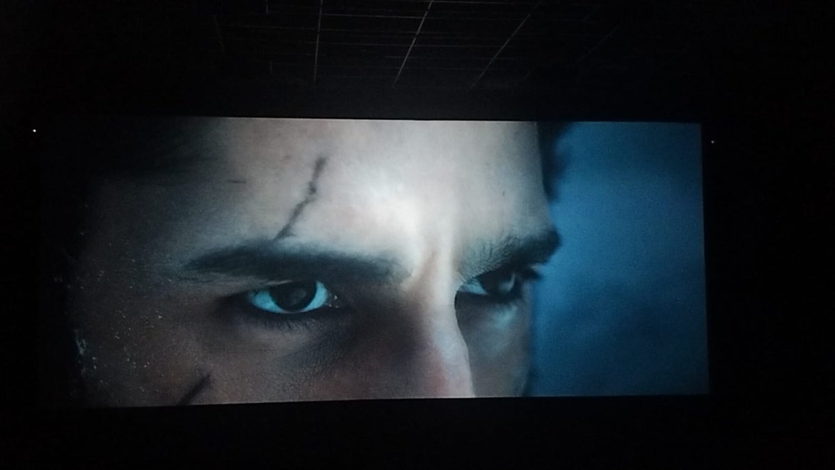 Sadvikach___'s tweet photo. Sid’s screen command feels effortless here 🔥 #TheVvaan gives @sidmalhotra a character that perfectly brings out another side of #SidharthMalhotra. https://t.co/EY1TODVmyQ