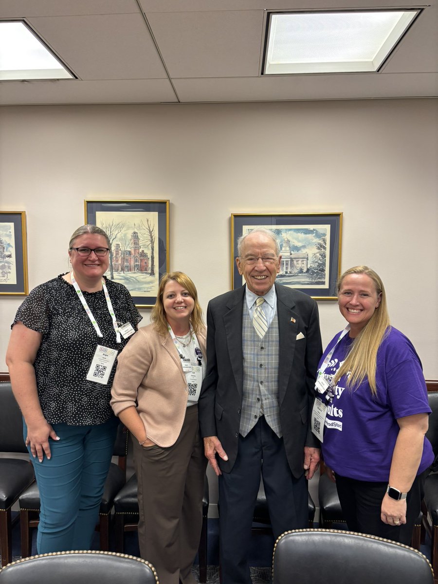 ChuckGrassley's tweet photo. Met w Head Start educators about their work serving Iowans OMB uniform guidance Admin for children &amp; families proposed rule etc. thx for ur wrk helping shape young minds https://t.co/iZDteEgHvz