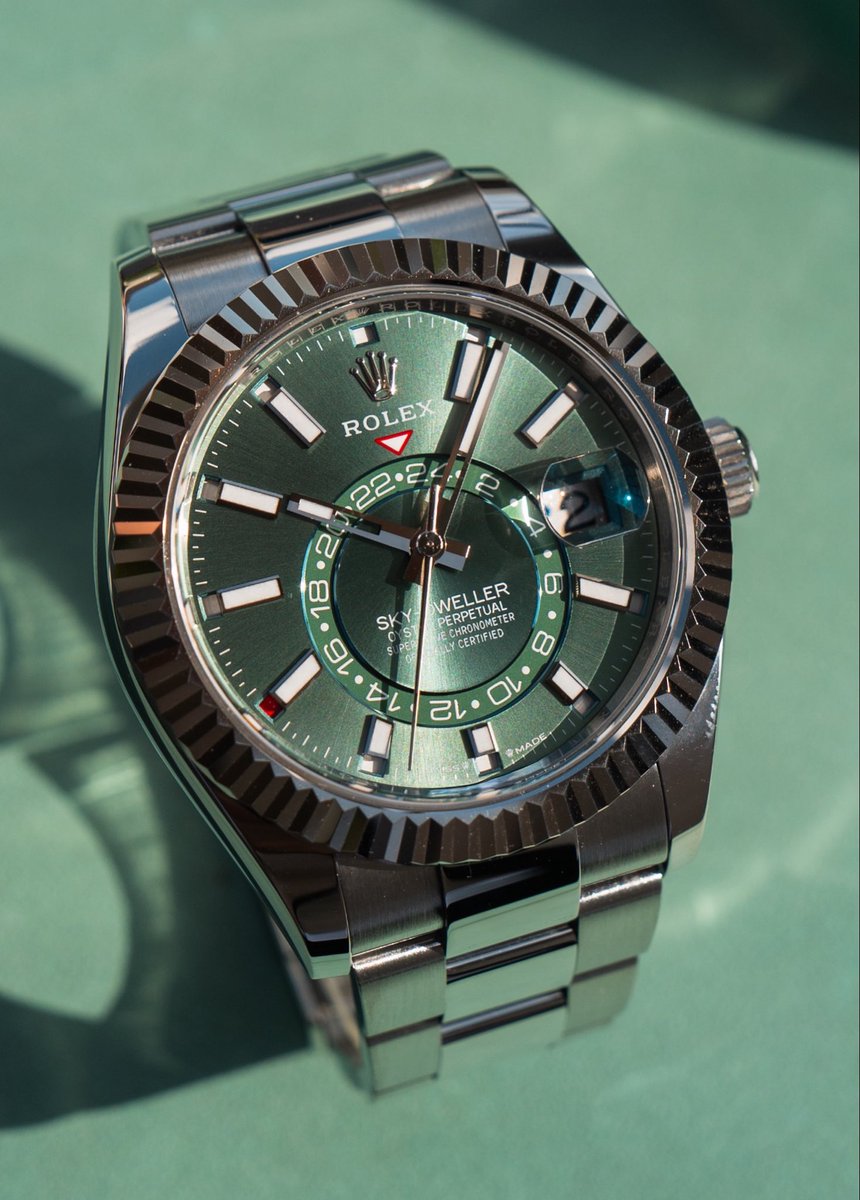 Rolexclocks's tweet photo. Rolex SkyDweller https://t.co/RAvfr4tVXc