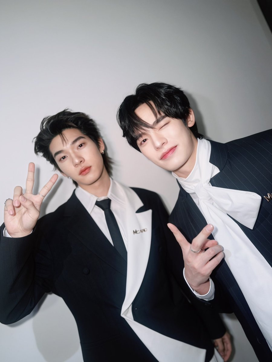 CRUSHONTEETEE's tweet photo. รักเหมือนกันน้าา🫶🏻💙✨ วันนี้หนูก็ลุยงานกันมาทั้งวันนี่น่าา  เก่งกันมากๆ เลย ยินดีและภูมิใจกับนามสกุลใหม่ในบ้าน M Cardด้วยนะคั้บบ 

พี่ครัชออนอยากบอกอีกทีว่าตี๋ตี๋กับป๋อคือคนเก่งของพี่วาวาเสมอ ขอบคุณสำหรับความรัก ความใส่ใจนี้ คืนนี้พักผ่อนเยอะ ๆ ราตรีสวัสดิ์น้าคนเก่งงง 😴🌙💐

TTP AT THE MALL LIFESTORE

#TheMallBangkapiXTeeteePor
#MCardxTeeteePor
