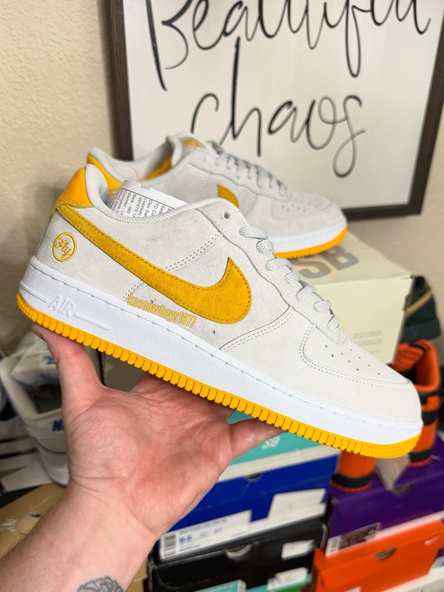 ModernNotoriety's tweet photo. Nike SB Air Force 1 "City Pack" Lineup

💜 Ben-G (Netherlands)
💛 Fly Streetwear (China)
💙 Instant Skateboards (Japan)
💚 Nocturnal Skateshop (USA) https://t.co/h1yU7ZMjuI