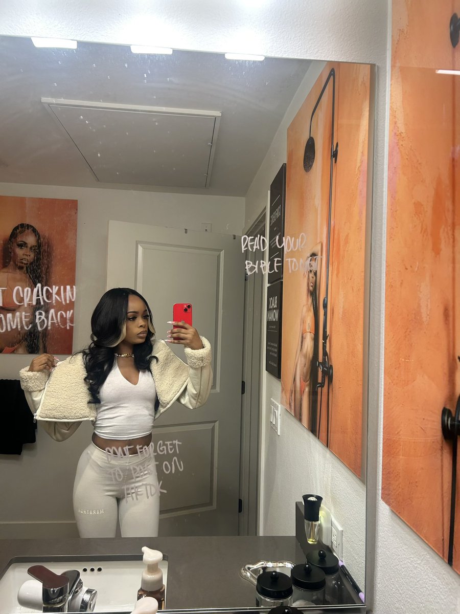 GinaViews's tweet photo. I forgot I blocked that man so yall can have his 4 attachments https://t.co/Vyx2LCvuNi