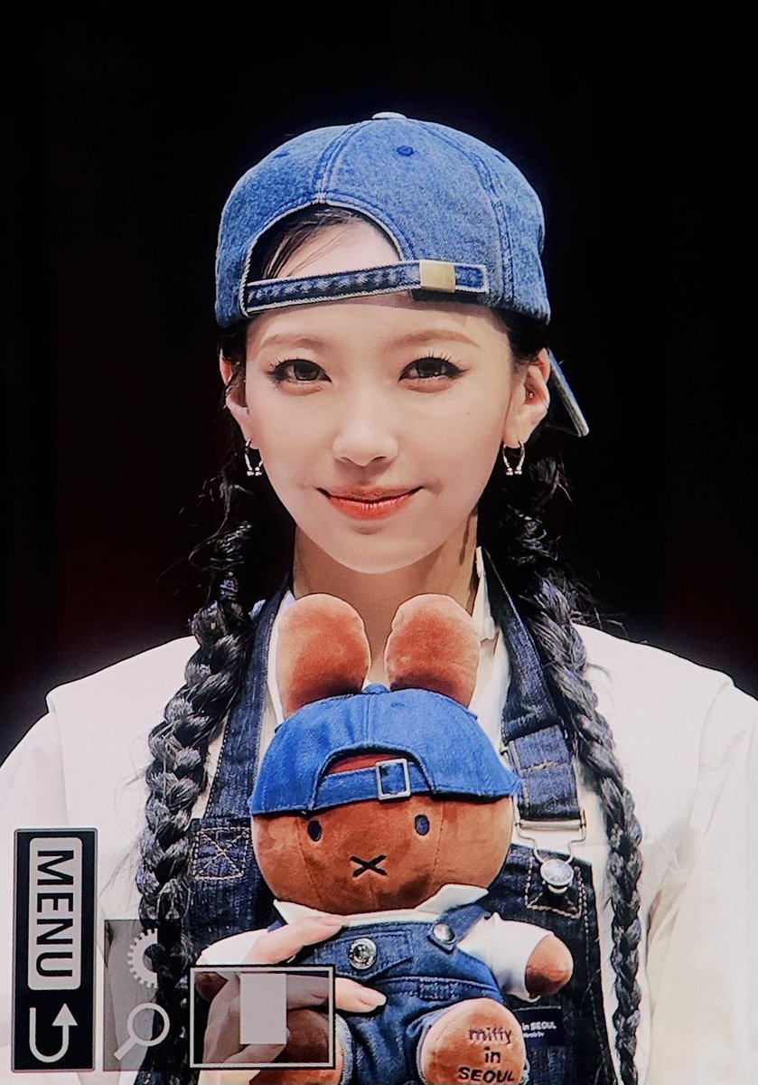 Blooming_myk's tweet photo. 261001 닮았어 ㅠㅠ #NiziU #마유카 #マユカ #MAYUKA https://t.co/r2mhQ1Ratn