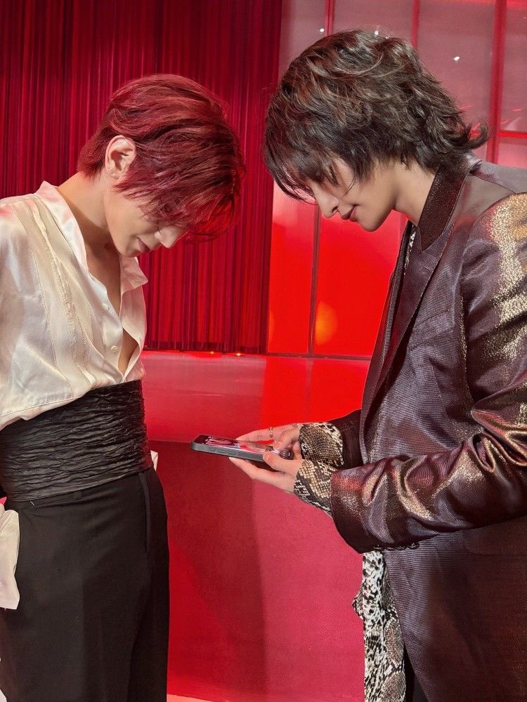 SEONGHWORLD's tweet photo. #whoremembers these seongsang pics https://t.co/Hq5JcpSOOb