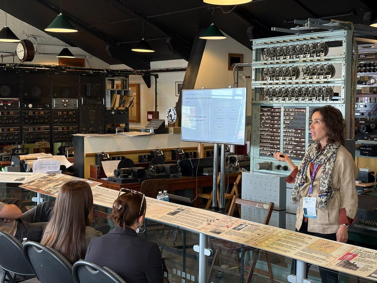 bindskins's tweet photo. A brand guideline is a decision made once. Whether it holds is decided every time someone opens a SharePoint site, a Teams channel, or a new deck. 🎨

Our CPO @MariaFPeixoto talked about Microsoft 365 branding at @CollabDays_Park. https://t.co/2bn42C38FI