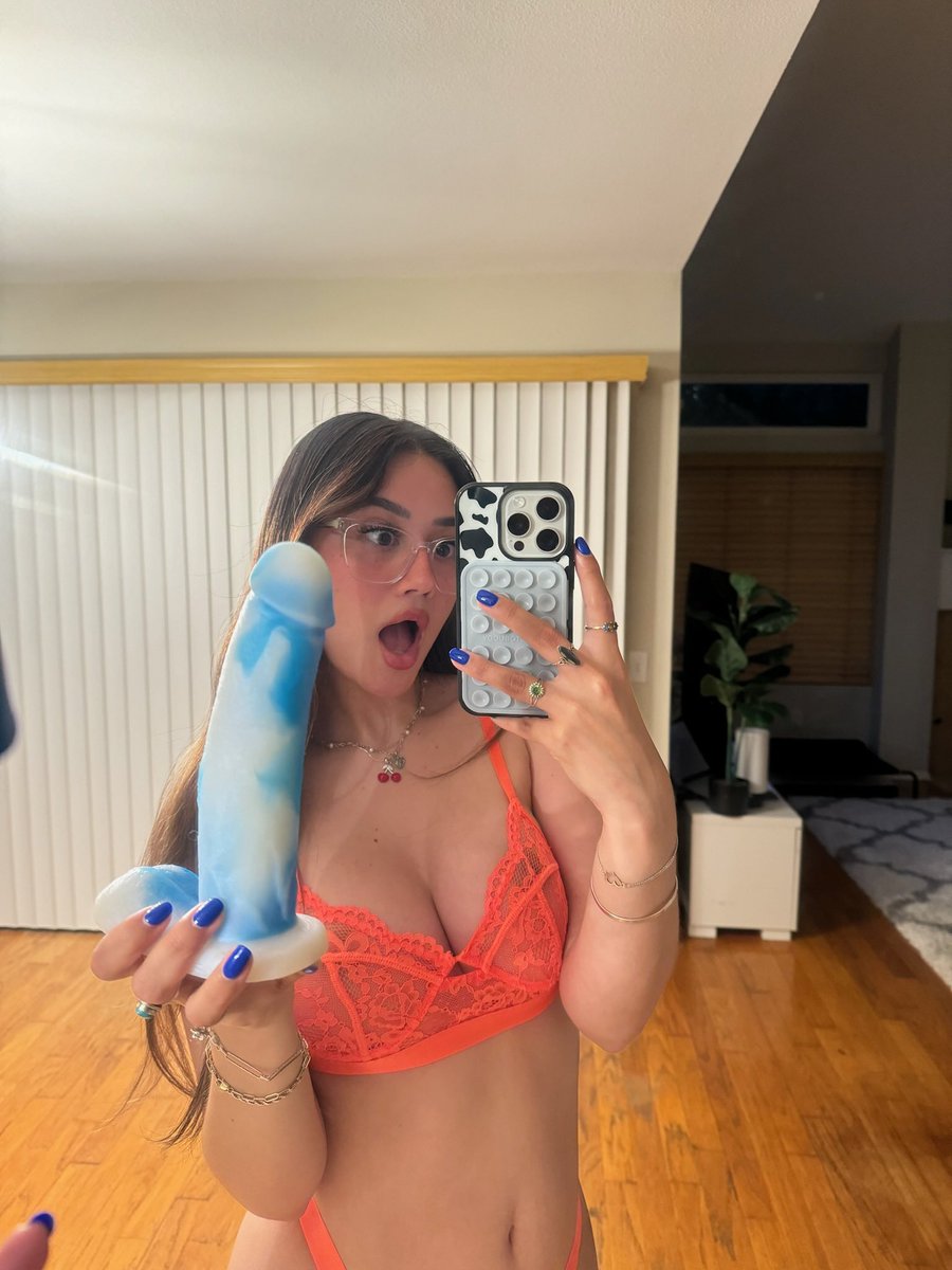 Rafsa56's tweet photo. Is your penis bigger than 14?🥵🍆 https://t.co/DtiBsVXYSQ