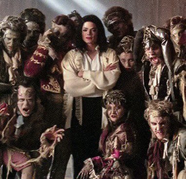 sunsetsdrivers's tweet photo. spooky season belongs to michael jackson https://t.co/lvPPcaSd8L