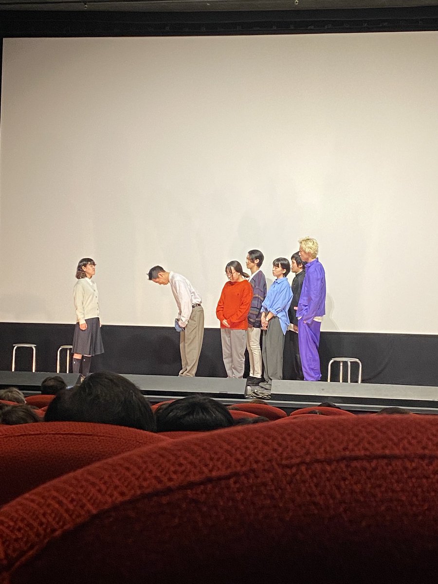 masudanotsuitta's tweet photo. 南極「スマ・スルメとスモールサークル」
最近の南極の公演の中で1番好きだった。
イマジナリーラインをゆうに飛び越えて笑ってしまう、ずっと観てたい時間だった。
今日1日しかやらないのめちゃくちゃもったいなく思えてしまうけど、それがこの場限りの演劇のいいところなのかもしれない。 https://t.co/TXG2c4lS4U