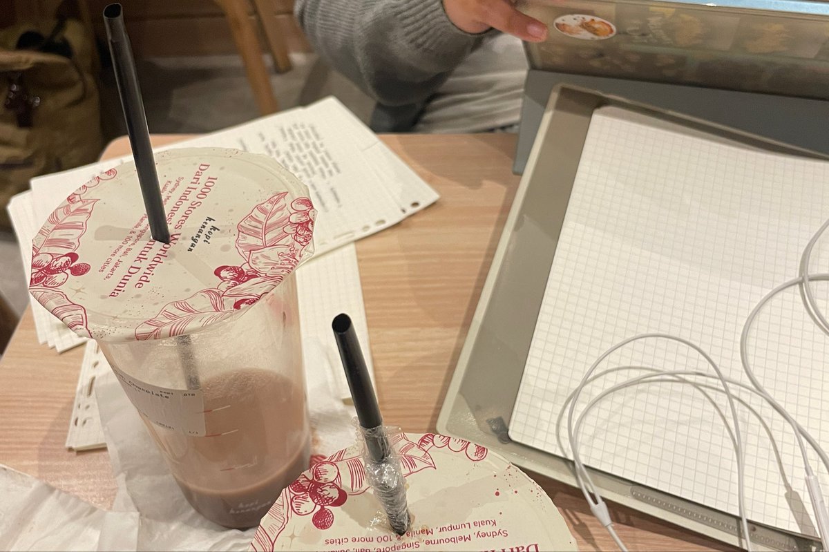 saltbreadl's tweet photo. study date with my cewe (real) hebat gw https://t.co/pcwXkWZzoH