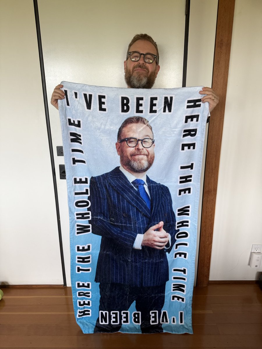 samreich's tweet photo. the towels are honestly sick tho https://t.co/8NmPZQWqYQ