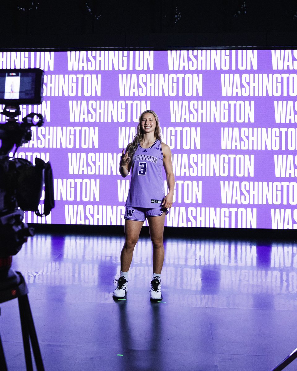 UW_WBB's tweet photo. HAPPY BIRTHDAY, DEVO‼️🎉🙌 https://t.co/GOF3V2aU9Z