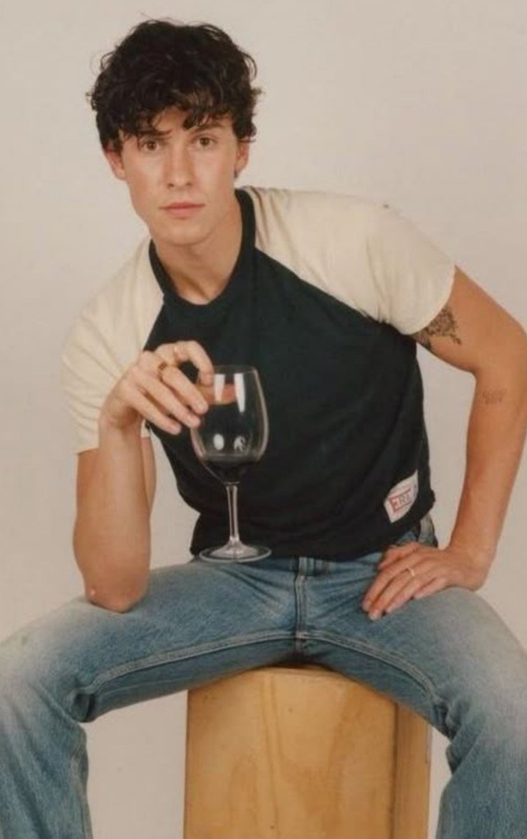 ShawnMendesHour's tweet photo. 🍷🍷 https://t.co/Il0rFWy0cx