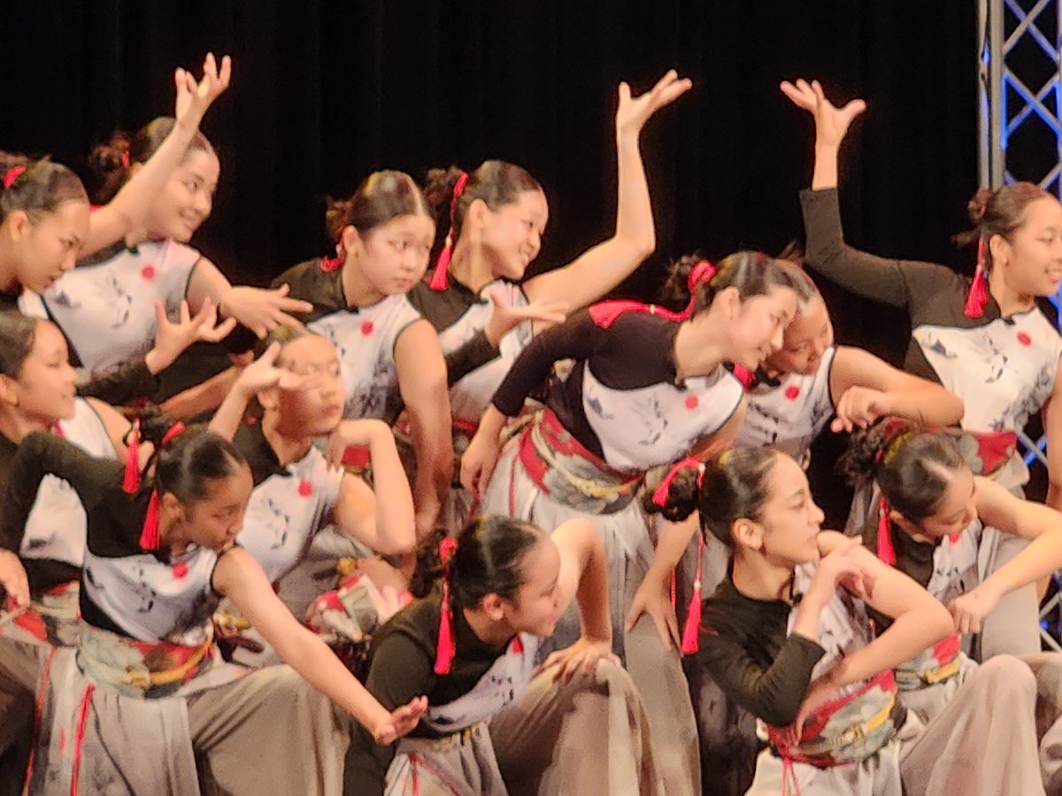 shoin_dance's tweet photo. 2026.9.13 中学ストリートダンス選手権
藤井寺市立市民総合会館本館にて、7年ぶりに開催された今大会に「TEAM 踊」として選抜メンバーで挑戦!
作品は、七夕コーチ振付の『Odo』
詳しくはHPへ↓
https://t.co/a2zKJcDvs0
(顧問 小坂谷)
#樟蔭 #中学ストリートダンス選手権 #team踊 #Ado #freestyle https://t.co/hvR3eXCAC2