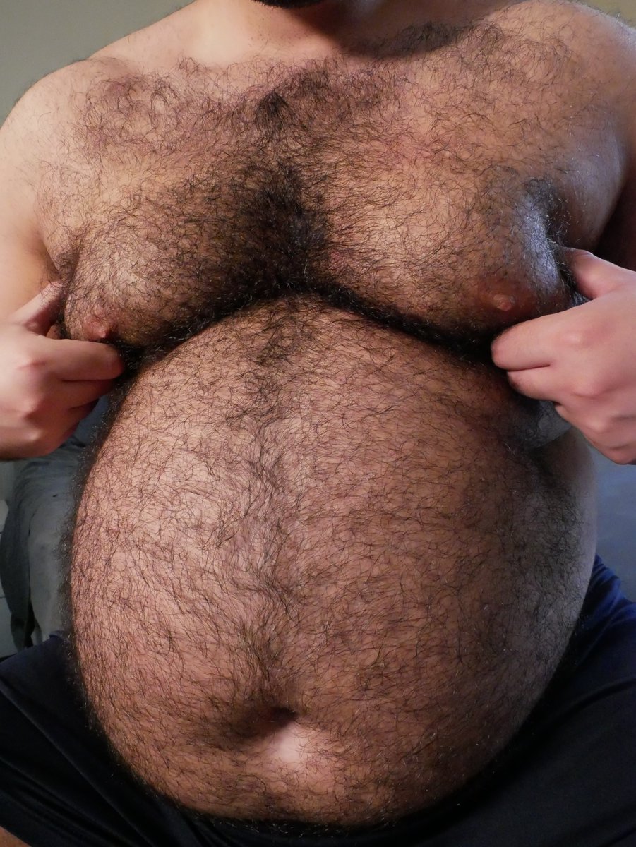 BearifiedCreatr's tweet photo. October 1st photo dump. 
Growing my own Halloween pumpkin.

#Gainer #WeightGain #GayBear #Feedee #BigBelly https://t.co/zoVZvQ1DhW