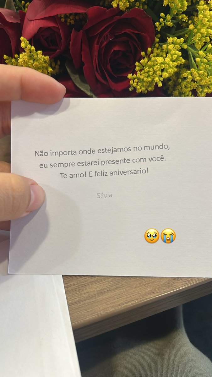 notmybsnss's tweet photo. Muito difícil imaginar entrar em qualquer relacionamento se eu tenho a minha amiga Silvia que me trata como a mulher da vida dela kk https://t.co/HbWK7uXb4z