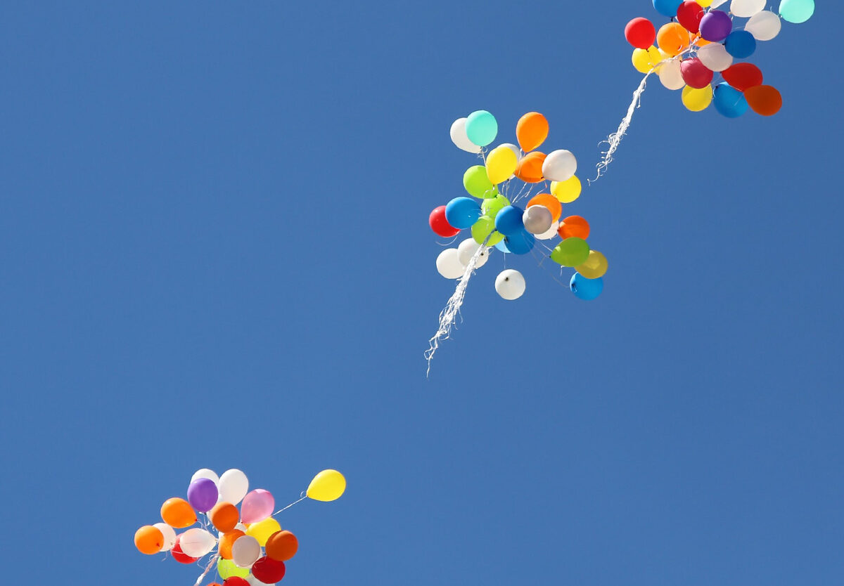 ABADOOPromo's tweet photo. What DAY is it today? It's Balloons Around the World Day!
https://t.co/uh1XUOT6d1
#LogoSTUFF #PromoWEAR #ABADOO #localstrong https://t.co/ztKt3noTDL