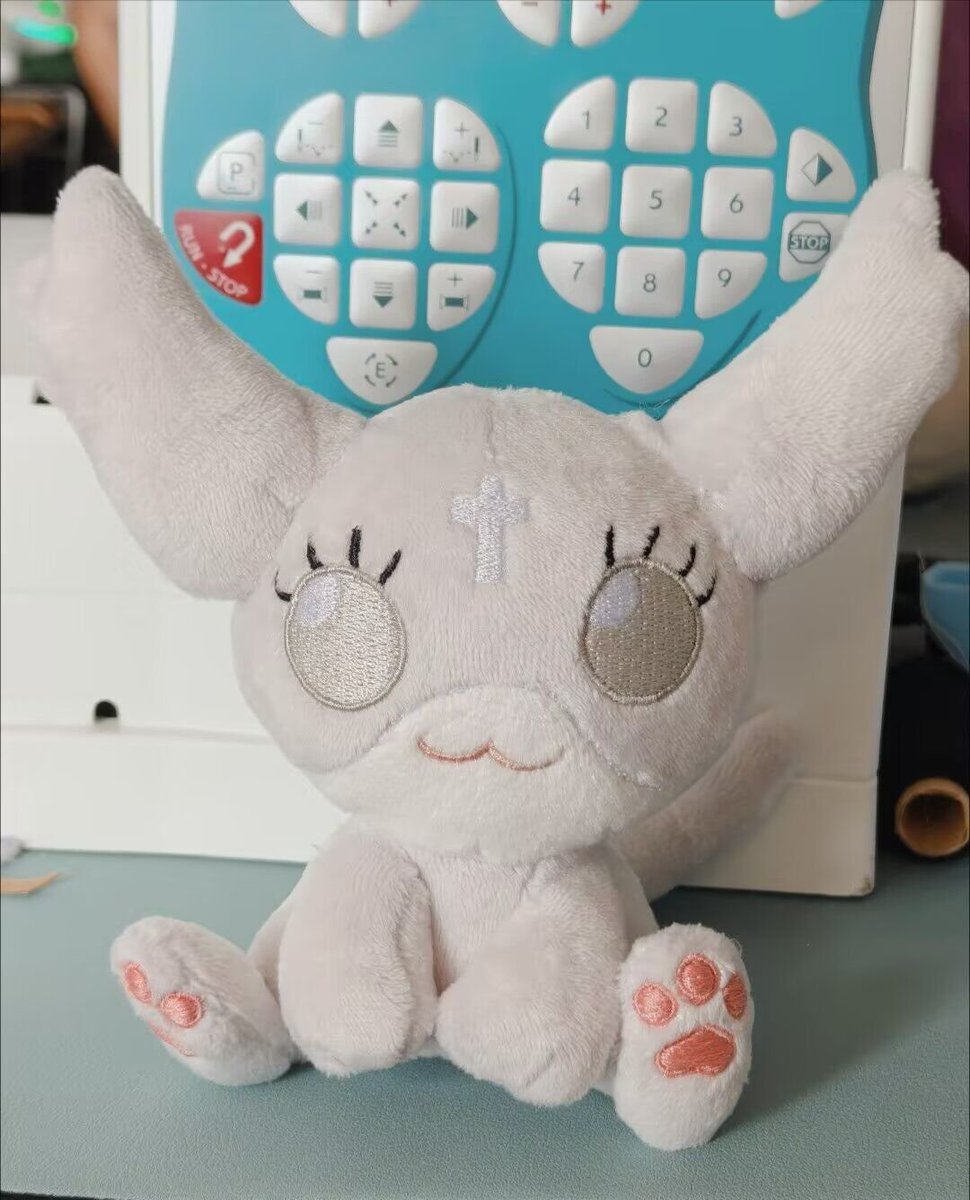 kyoko58090355's tweet photo. Hand-made Marshmallow Plushie by myself!
I made you a Marshmallow with white fur instead of pink :) @edmundmcmillen #mewgenics https://t.co/aDNmZrwoRN