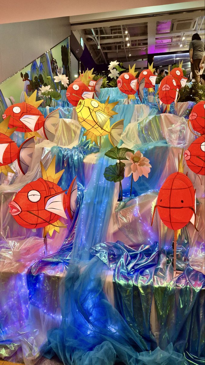 minsungueira's tweet photo. EU FUI NESSA POP UP! estou a um pokémon usando hanbok de distancia dele https://t.co/Hdx3eBu1BR