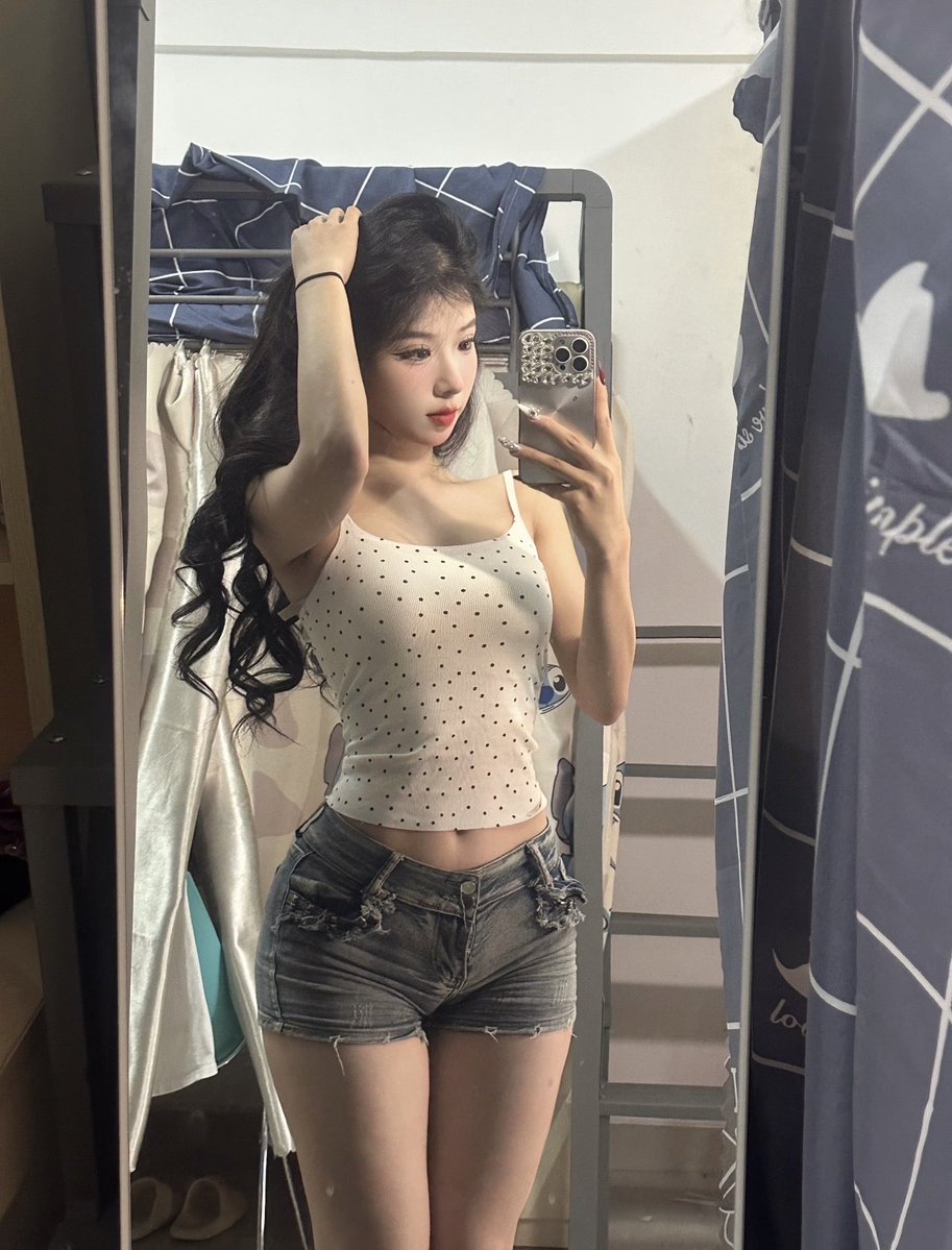 ellen55zu2's tweet photo. 有人想锐评一下我的燥福嘛 🥹   
看完不许瞎说，赶紧看，我要删了
1：看福
2：看🐻
3：全部都要#女大 https://t.co/9Mf3thp4BC