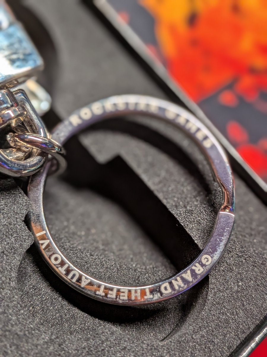 GTAGFX's tweet photo. For those of you that wanted to see more of the details for the #GTAVI Keychain 🧐 https://t.co/sxi2vLBzmF