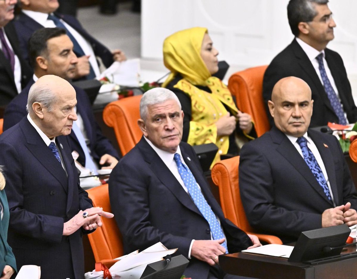 Akburak's tweet photo. TBMM'de 28. Dönem 5. Yasama Yılı bugün başladı.
Genel Kurulun açılışıyla birlikte Meclis yeniden yoğun gündemine döndü.
İstanbul’un meselelerini, vatandaşlarımızın talep ve beklentilerini Meclis gündemine taşımaya, çözüm için çalışmaya devam edeceğim.
Yasama Yılı'nın ülkemiz ve milletimiz için hayırlı olmasını diliyorum.