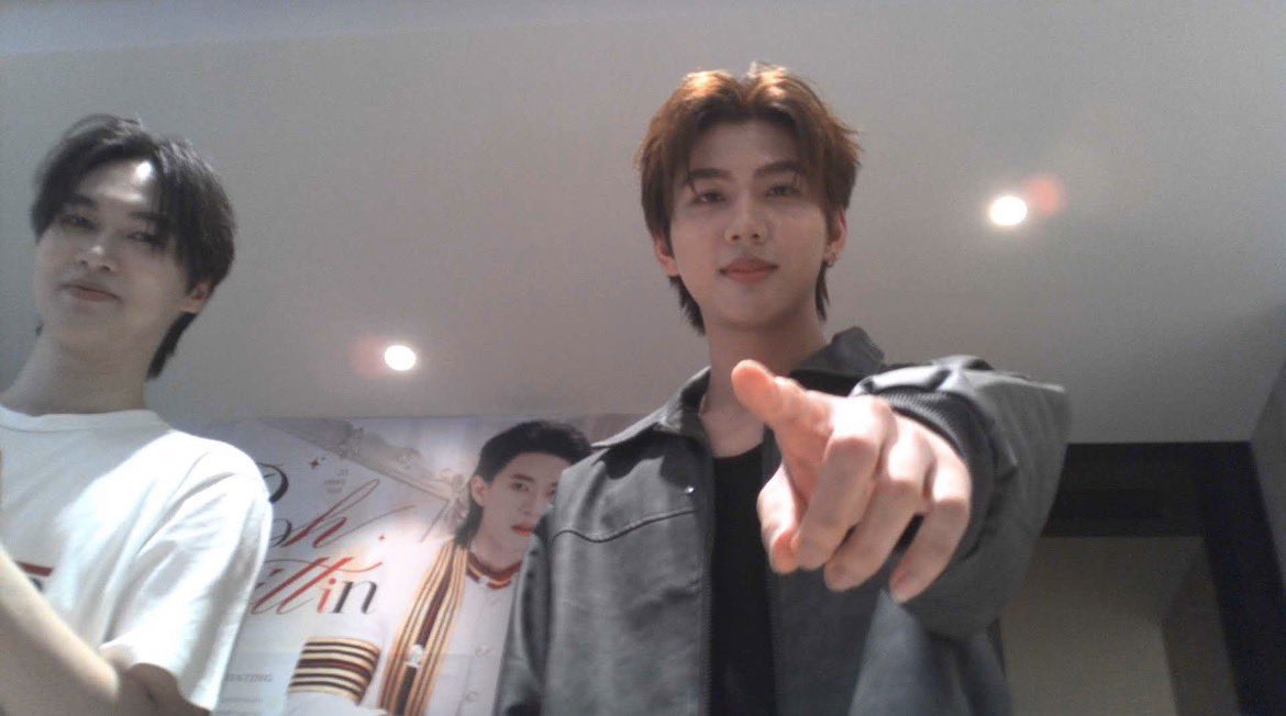 Lwaysu4q's tweet photo. ဖွားတွေ ခုချက်ချင် ပြန်လာခဲ့ကြ

UNLUCKYBAE EPISODE 9 

#UnluckyBaeEP9
#AunStamp https://t.co/k4isQZu1i2