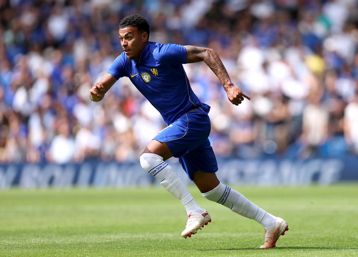 CFCPys's tweet photo. 🚨 AI videos created online are concerning clubs. An AI deepfake of Rogers was shared in the changing room, Rogers also saw it. 

In the video, which was around the Arsenal vs Chelsea match, Rogers said: “Trip me up again, I dare you.’ Declan Rice responds: ‘You mad London is red!” Before Rogers punches Rice. 

Martin Odegaard then barges in. “You joined the wrong club, Morgan. You will live to regret this mistake” 

(@kierangill_DM @MailSport)