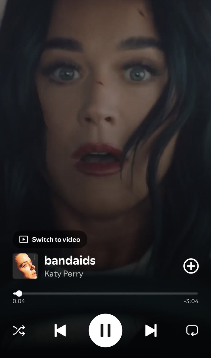 PerryInsaniTY's tweet photo. The way Katy Perry updated her Spotify Canvases with music video clips… oh she’s SmarTYYYY https://t.co/UiyB24P9dZ