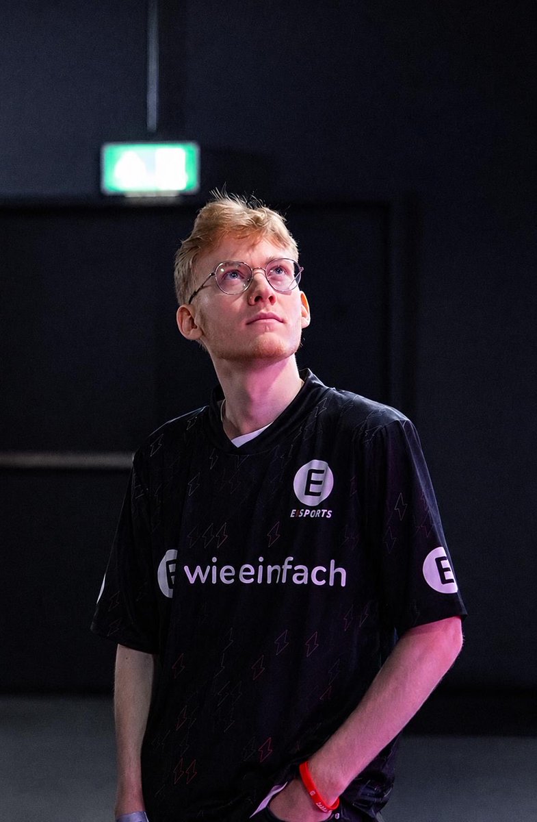noz2k_lol's tweet photo. Hey there, after 2 decent years on @E_WIE_ESPORTS I am looking for options for next year. I still believe I’ve got the potential to be the best and made steps towards it this year. 

References: @Lothilol @DIEMdodoCoach @SpoPsy_Thomsen 

Vods available on request

Contact ⬇️ https://t.co/LX38dRyNQG