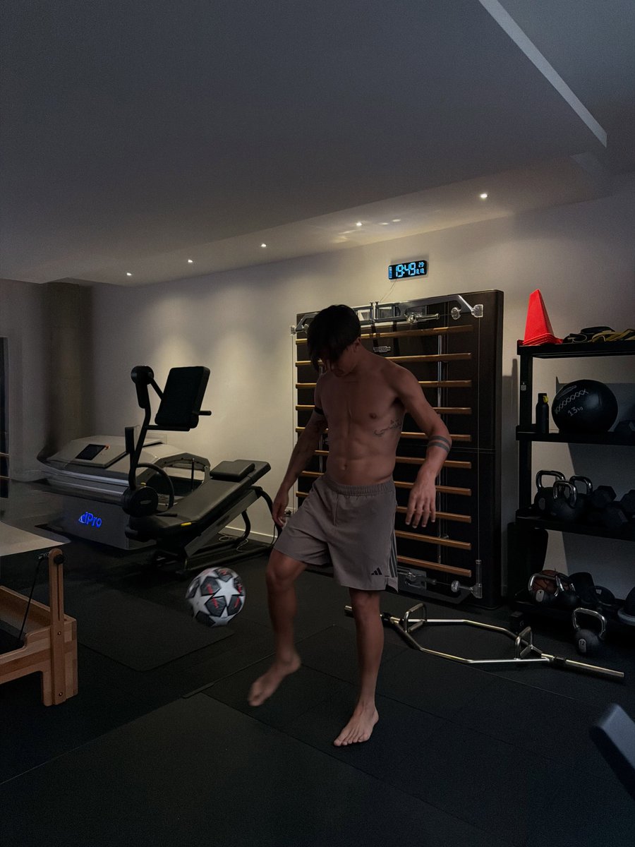 1absy1's tweet photo. Dybala 😵‍💫😵‍💫😵‍💫😵‍💫😵‍💫😵‍💫😵‍💫
يبقى السوال متى يوقف طغيان؟ 😵‍💫🛐 https://t.co/2iQMDRhbi3