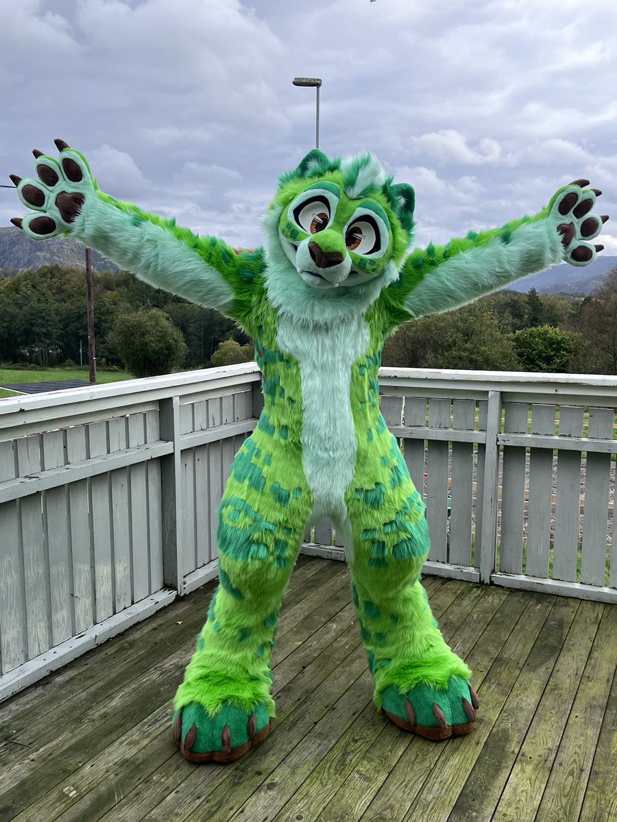 BudExplodes's tweet photo. @PixelThePony 💚💚 https://t.co/jKnB1dmZAT