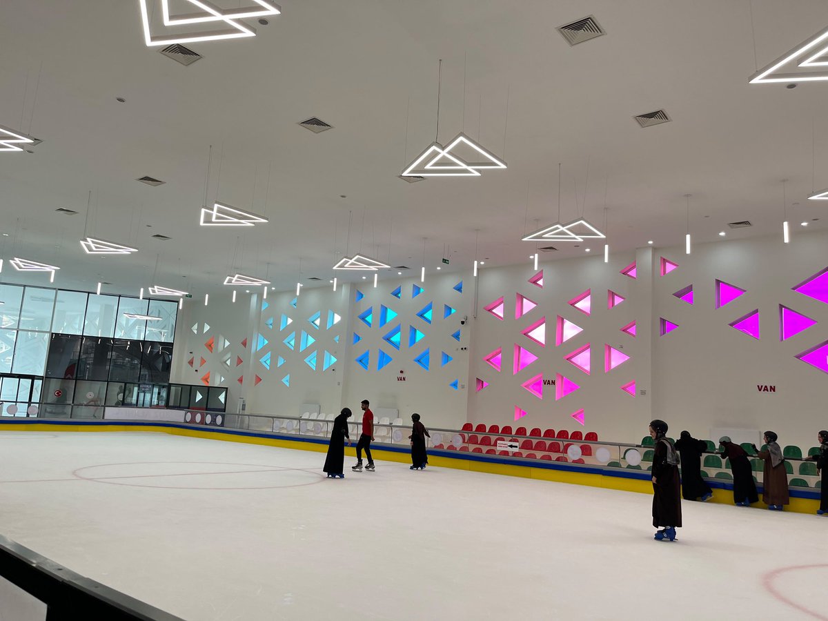GSB_OzalpGM's tweet photo. ⛸️❄️ Dini Değerler Atölyemizdeki öğrencilerimizle birlikte buz pateni etkinliği gerçekleştirdik.
Hem doyasıya eğlendik hem de birlikte güzel anılar biriktirdik. 🤍✨
Birlikte öğreniyor, birlikte eğleniyor ve güzel anılar biriktirmeye devam ediyoruz! https://t.co/nMuGFMRrv9