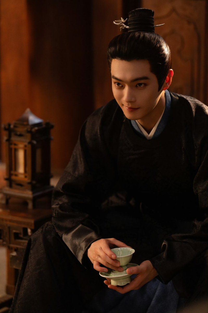 ZerochaphiL's tweet photo. ดูซีรีส์จบละ กลับไปรีรันเวอร์ชั่นนิยายอีกรอบได้ รอบนี้มั่นใจ หน้าและเสียงเสิ่นรุ่นได้สวีข่าย 100% สมองจารึกเอาไว้แล้ว ทีนี้ก็จะเหมือนได้ดูละครอีกเรื่อง สนุกกว่าเดิม 5555555555555 https://t.co/IfQVwlSvCH