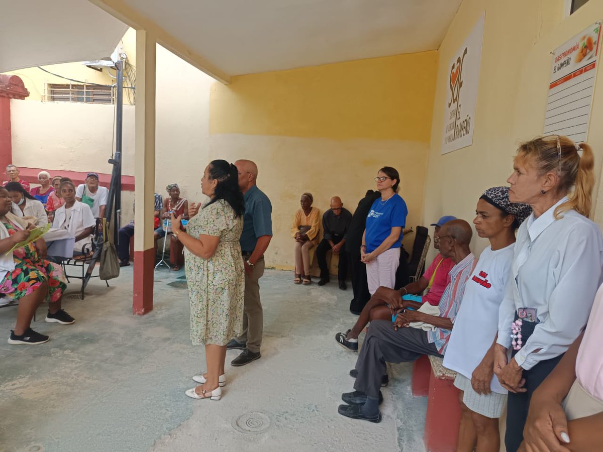 GEIC_DICE's tweet photo. Esta jornada saludo a #DíaInternacionalDelAdultoMayor desde un SAF emotivo homenaje a l@s Abuel@s querid@s, pilares de la historia, ... 
... Son fuente de amor, ejemplo de fe,  
y en cada sonrisa nos enseñan a ser...
Felicitaciones❗
#SomosGEIC https://t.co/uxcg2TDJ0E
