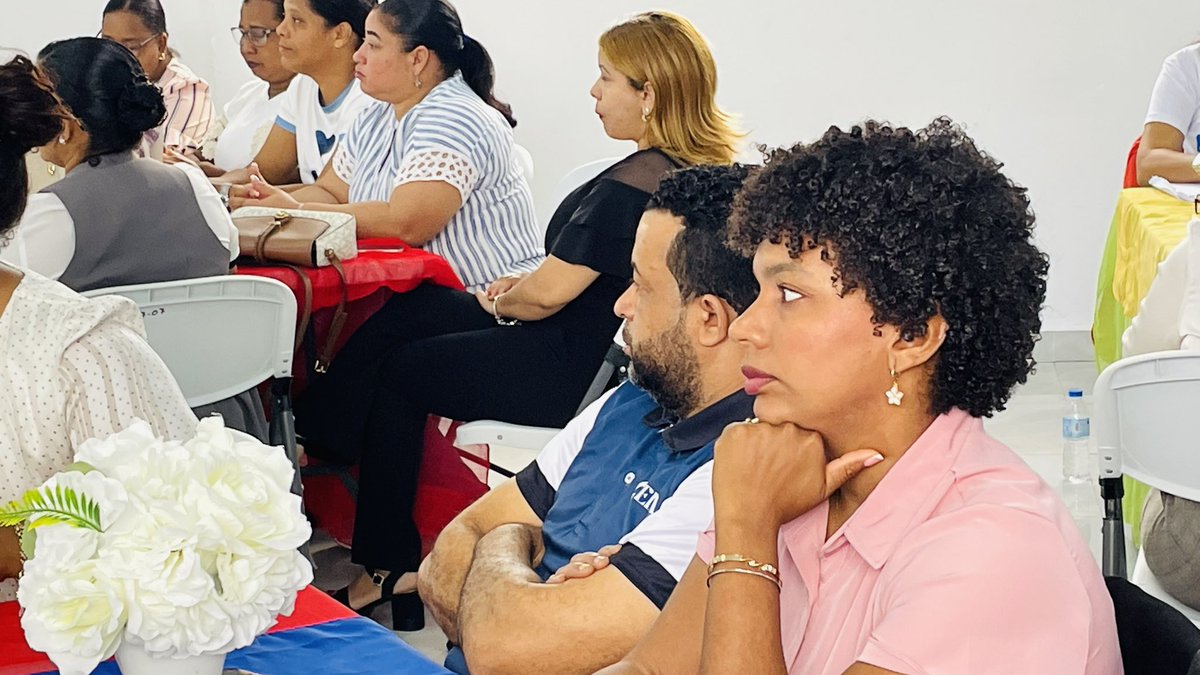 DistritoTapia's tweet photo. La Unidad de Educación Especial y Atención a la Diversidad del Distrito 07-07, Villa Tapia, capacitó a equipos de gestión y docentes sobre educación inclusiva, NEAE y señales de alerta en estudiantes con discapacidad. La jornada fue coordinada por Yngris López.
@EducacionRDo https://t.co/7IV17Q5Rgy