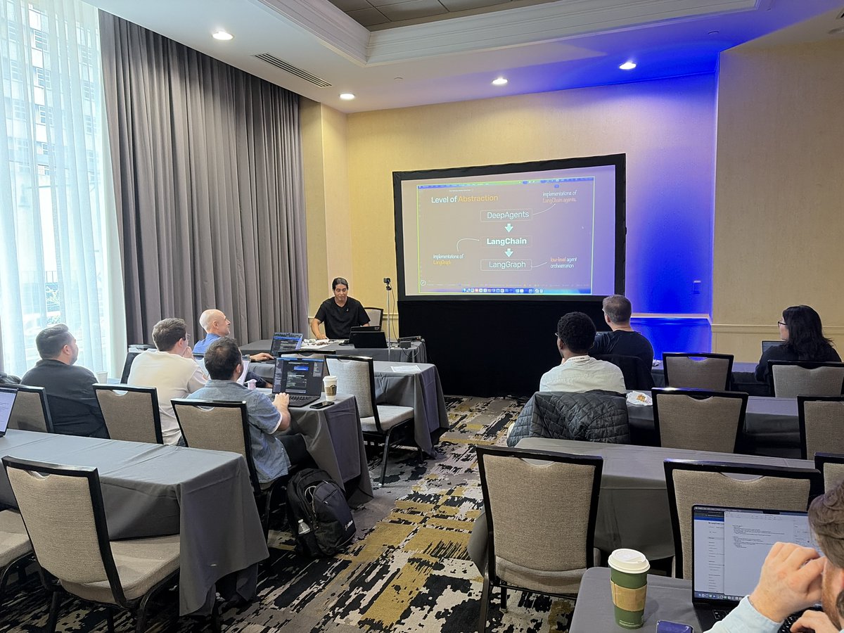 JavaScriptCon tweet picture
