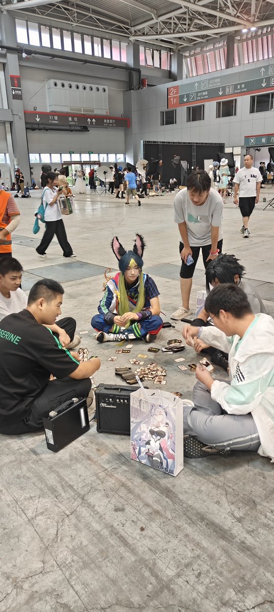 Yukoirdca's tweet photo. Genial día en el漫展？不，正确西语：Día épico en el漫展→Día épico en el comic con! Llevaba meses esperando esto, conocer artistas, ver cosplays alucinantes y comprar merchandising de mi serie favorita. Ya estoy pensando en volver! https://t.co/cvxNifEiEm