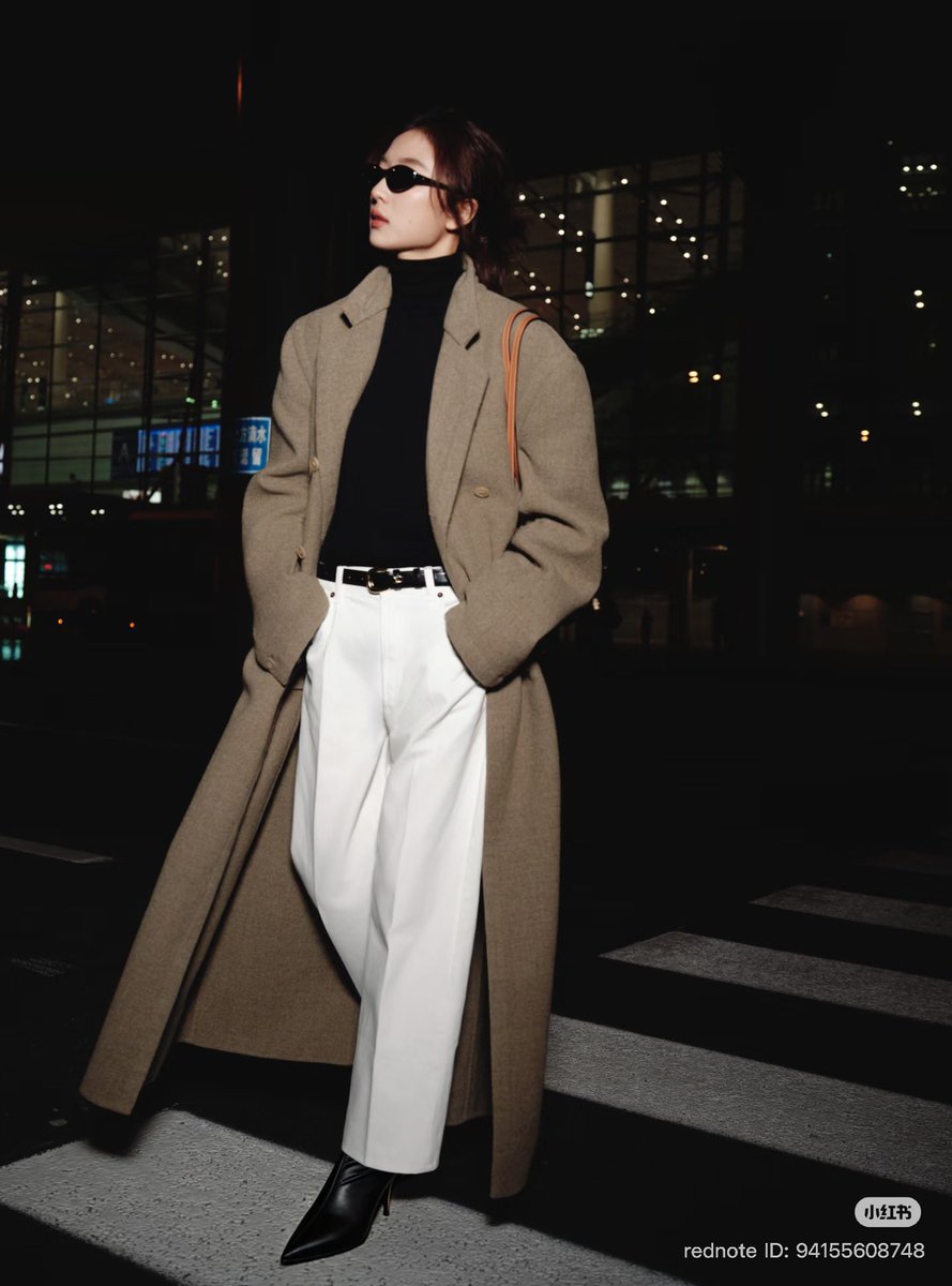 anut_ging4940's tweet photo. Celine girl shining in Paris.
ซุยๆเดินทางเข้าปารีสเพื่อเข้าร่วมงานปารีสแฟชั่นวีค เซฟไฟล์น้าา เจิดจรัสให้สมมงเลย🍑
#SunQian https://t.co/GKzUt6l8ne
