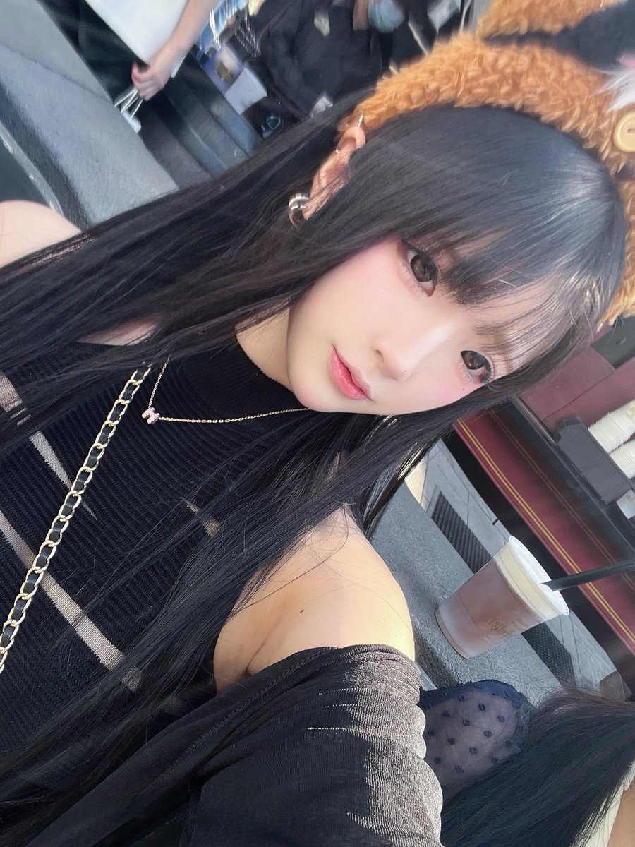 aki_healthy's tweet photo. "好热热#黑长直" " https://t.co/FfUmrNFTMl