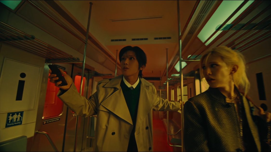 givemlov's tweet photo. when you’ve been kidnapped and enclosed by unseen supernatural forces beyond understanding but you’re hyun from xlov so you still have to serve face https://t.co/mWKZVczNpe