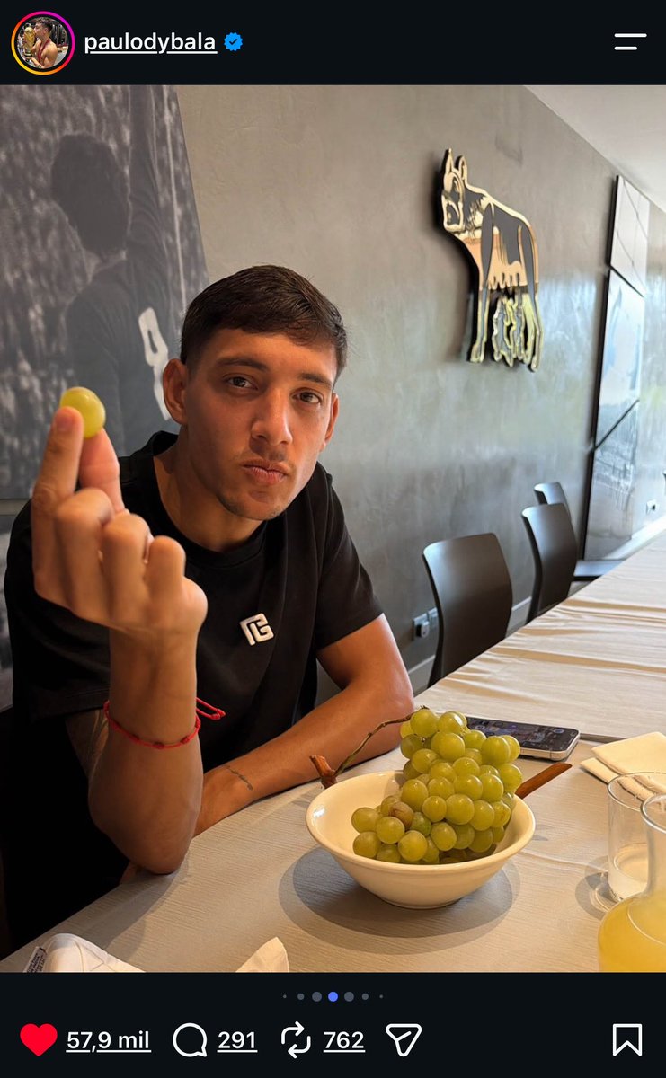 julienzista's tweet photo. ahora que molina está con paulo en la roma al cutilicha se le asignó otro cordobés de confianza para que les haga mates lavados: julián https://t.co/NUBWDO6ZWP